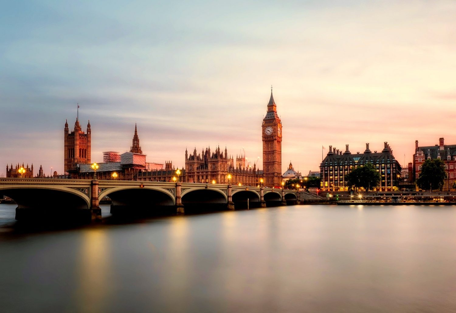 london-2393098_1920 london-2393098_1920
